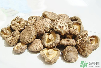 干香菇發霉了還能吃嗎？干香菇發霉怎么處理？