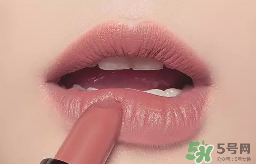 吃土色口紅適合什么膚色？吃土色口紅妝容