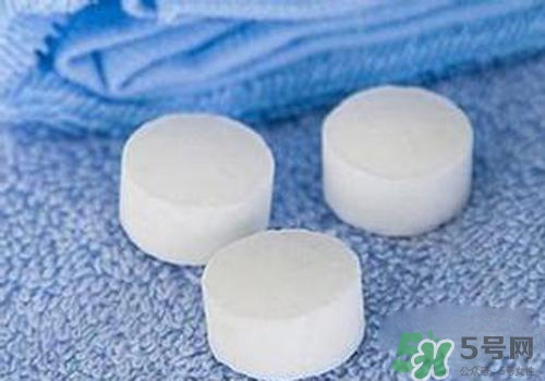 樟腦丸對(duì)跳蚤有用嗎？樟腦丸可以除跳蚤嗎？