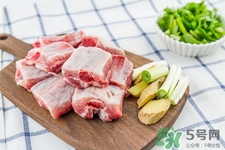 冬天沒有冰箱肉可以放幾天？生肉沒有冰箱怎么保存？