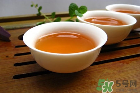 冬天喝菊花茶好嗎？冬天喝菊花茶加枸杞好嗎？