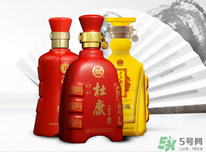 白酒可以帶上飛機嗎？飛機可以托運白酒嗎？