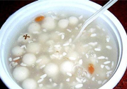 產(chǎn)婦喝米酒后還能喂奶嗎？哺乳期喝米酒會(huì)影響喂奶嗎？