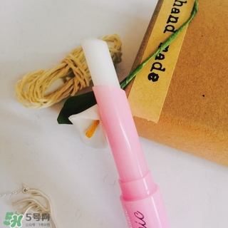 mistine草莓唇膏多少錢(qián)？mistine美氏婷草莓變色唇膏價(jià)格