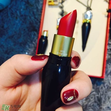 cl黑管口紅和金管有什么區別？cl黑管和cl金管哪個好？