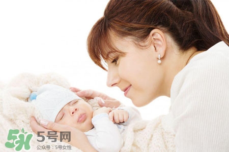 喂母乳乳房會下垂嗎？喂母乳會導(dǎo)致胸部下垂嗎？