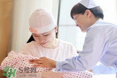 喂母乳乳房會下垂嗎？喂母乳會導(dǎo)致胸部下垂嗎？