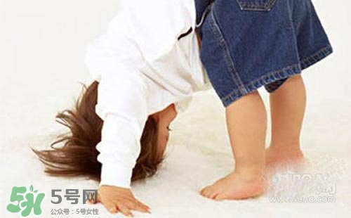 寶寶喜歡撞頭是怎么回事？寶寶喜歡撞頭怎么辦？
