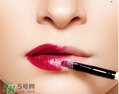 唇彩保質(zhì)期一般是多久？唇彩過期了還能用嗎？