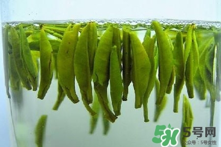 口含茶葉能治口臭嗎？口含茶葉有什么作用？