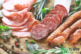 腌肉一斤放多少鹽？腌肉用什么鹽？