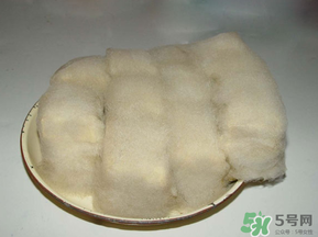 霉豆腐發霉了還能吃嗎？霉豆腐發霉有幾種顏色？