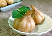 腌大蒜變綠還能吃嗎？大蒜腌制后變綠能吃嗎？