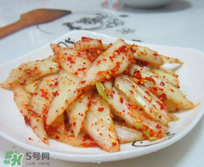 腌白菜放多少鹽？腌白菜放鹽比例