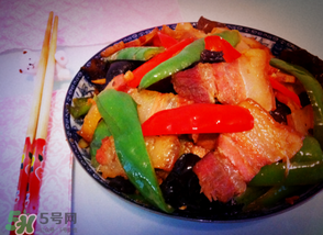腌肉怎么做好吃？腌肉炒什么菜好吃？