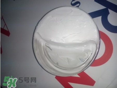 妮維雅藍罐怎么乳化？妮維雅藍罐面霜好用嗎？