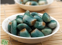 臘八蒜為什么是綠色的？臘八蒜怎么變綠？