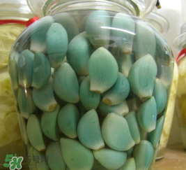 臘八醋里的蒜能吃嗎？臘八醋里的蒜好吃嗎？