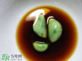 臘八醋里的蒜能吃嗎？臘八醋里的蒜好吃嗎？