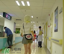 李溪芮包包什么牌子？李溪芮同款包包