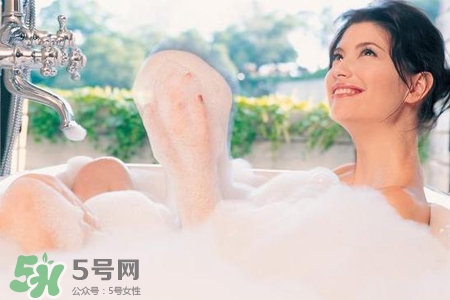 冬天洗澡水溫60度行嗎？60度的水可以洗澡嗎？