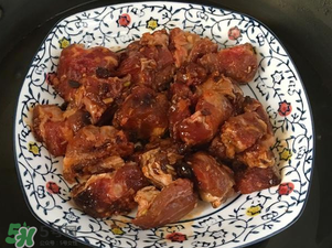 腌排骨要洗嗎？排骨腌完要洗嗎？