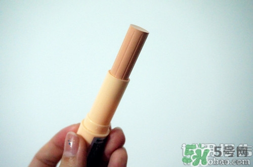 唇部遮瑕膏怎么用？唇部遮瑕膏使用方法
