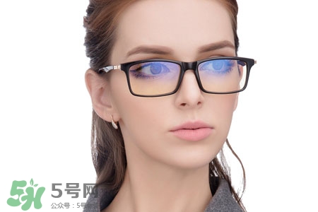 洗手液可以洗眼鏡嗎？眼鏡可以用洗手液洗嗎？