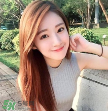 棕色頭發圖片女生_棕色中長發卷發發型圖片