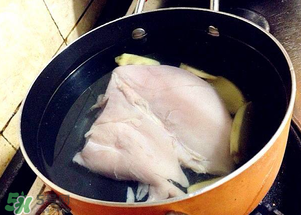 雞胸肉煮多久能熟？雞胸肉怎么煮比較嫩？