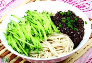 減肥可以吃炸醬面嗎？減肥期間吃炸醬面會胖嗎？