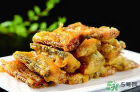 面粉炸魚怎么做？怎么用面粉炸魚？