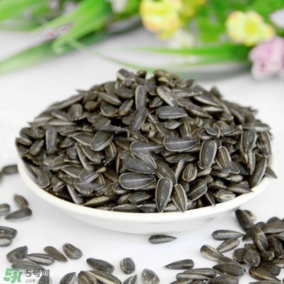 吃瓜子會(huì)口腔潰瘍嗎？口腔潰瘍可以吃瓜子嗎？