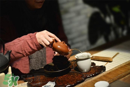 紫砂壺怎么養(yǎng)包漿最快？如何養(yǎng)壺使包漿更漂亮？