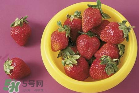 凍草莓解凍后會(huì)變軟嗎？?jī)霾葺鈨龊筮€能吃嗎？