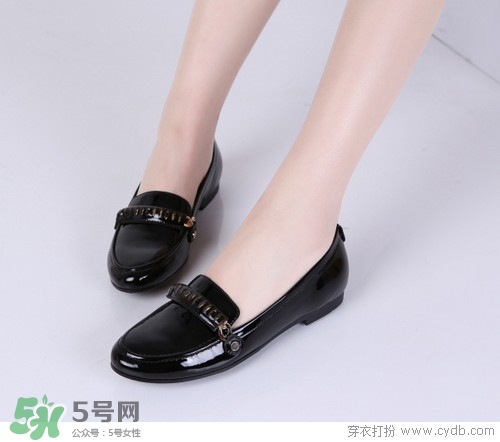 4月份穿什么鞋子？四月份鞋子搭配