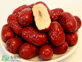 紅棗發白可以吃嗎？紅棗表面發白是發霉嗎？