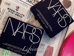 nars蜜粉和紀梵希散粉哪個好？nars蜜粉和紀梵希散粉對比