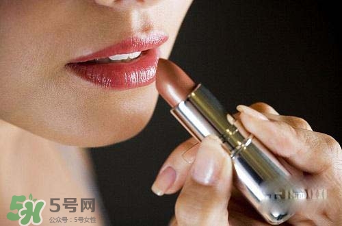 口紅過敏是怎樣的？口紅過敏怎么辦？
