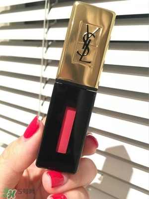 ysl鏡面唇釉和黑管唇釉哪個好？ysl鏡面唇釉和黑管唇釉區別