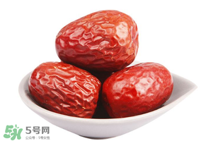 紅棗外面白色的是什么？紅棗上面有一層白的是什么東西？