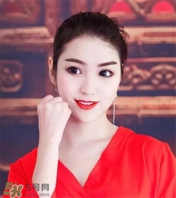 蘭蔻菁純唇膏195多少錢？蘭蔻絲絨唇膏195專柜價格
