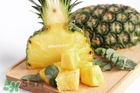 口腔潰瘍能吃菠蘿嗎？吃菠蘿會導致口腔潰瘍嗎？