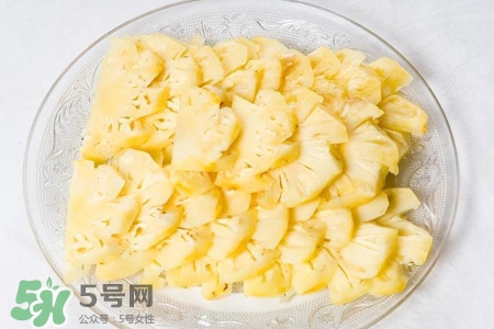 吃菠蘿可以喝茶嗎？吃完菠蘿后能喝茶嗎？