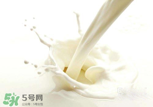 牛奶苦是怎么回事？牛奶苦能喝嗎？