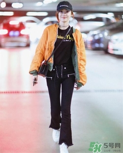 橙色衣服搭配什么顏色褲子？橙色衣服配什么褲子好看？