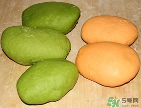 菠菜汁和面怎樣做更綠？怎么樣菠菜汁和面更綠？
