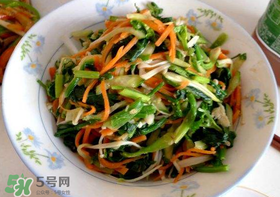 薺菜和金針菇能一起吃嗎？薺菜能和金針菇一起炒嗎？