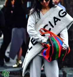 巴黎世家編織袋很貴嗎？balenciaga春運(yùn)包為什么這么貴？
