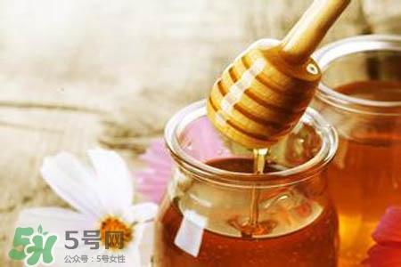 過敏性鼻炎可以吃蜂蜜嗎？過敏性鼻炎能不能吃蜂蜜？